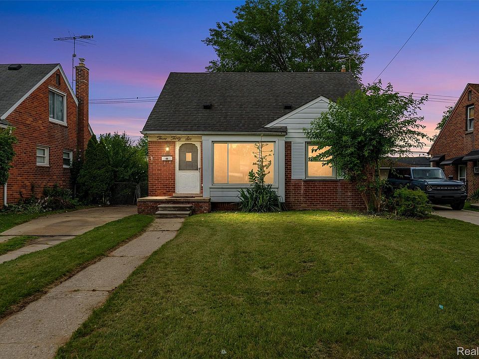 1st image of 336 Sherbourne St