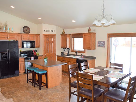 4th image of 1028 Peonies Dr