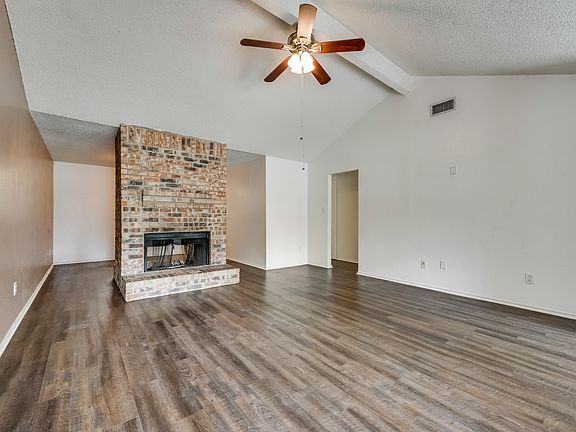 3rd image of 2907 Kathleen Ln #1