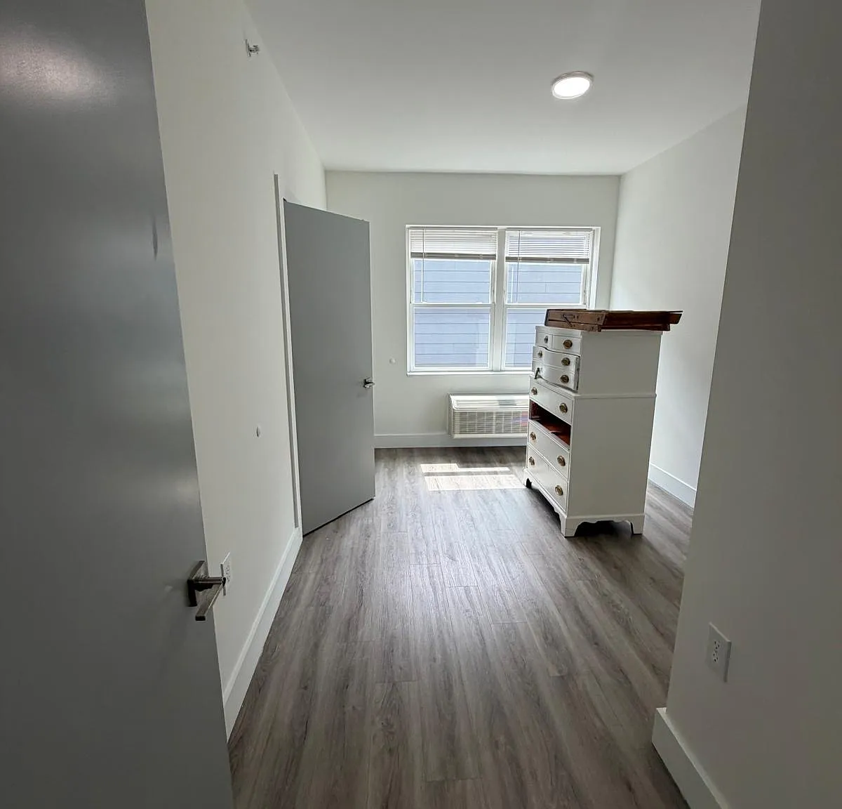 2 bed, $2,400 — Photo 2