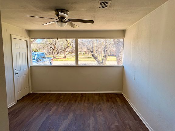 5th image of 318 S Leggett Dr