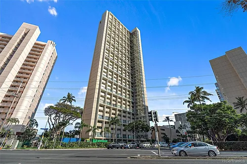555 University Ave Photo 1