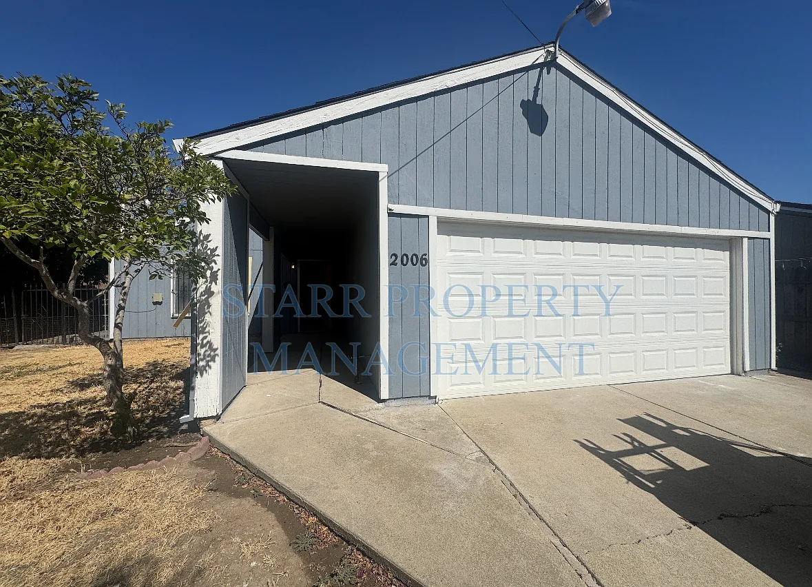 3 bed, 2.0 bath, 1140 sqft, $1,995 — Photo 1