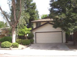 9920 N Canyon Creek Ln, Fresno, CA