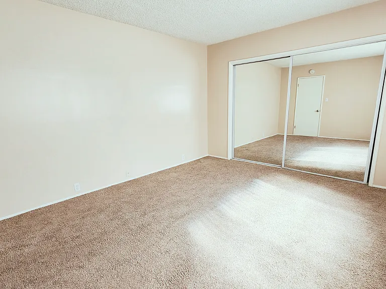 1815 Fremont Ave — Photo 17