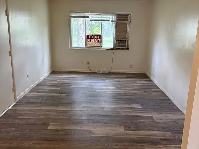1196 Ritchie Rd — Photo 1