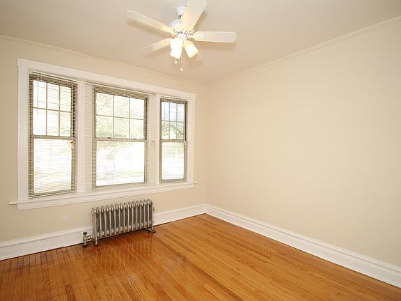 4th image of 1603 W Berteau Ave #K100