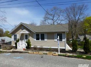 51 Hazel Rd, Rocky Point, NY 11778