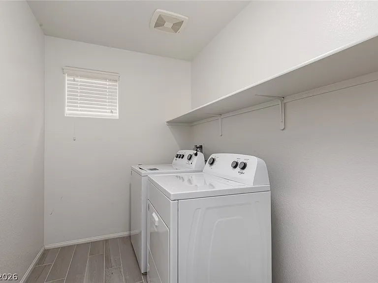 8045 Skye Foxx St — Photo 18