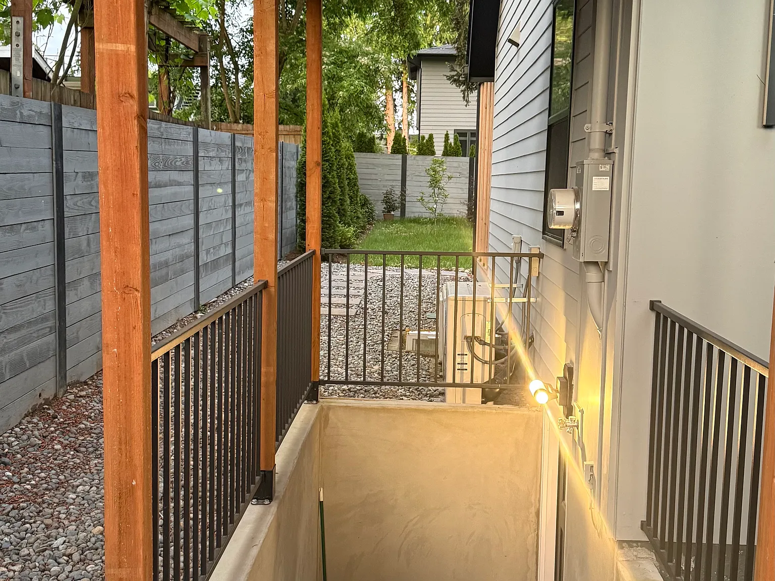 1 bed, 940 sqft, $2,100 — Photo 2