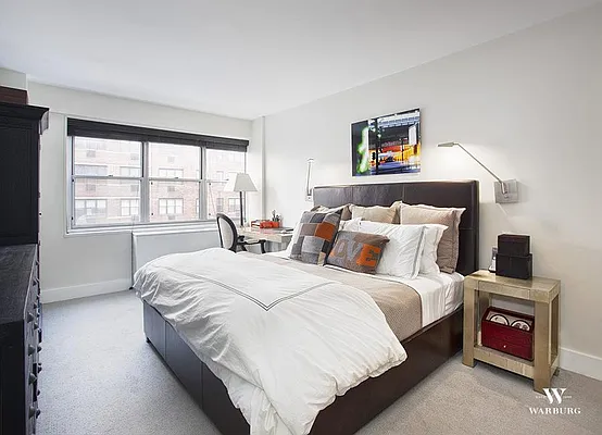 Sold by Warburg | media 26