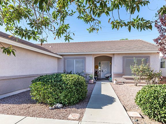 4th image of 306 S Wild Horse Way