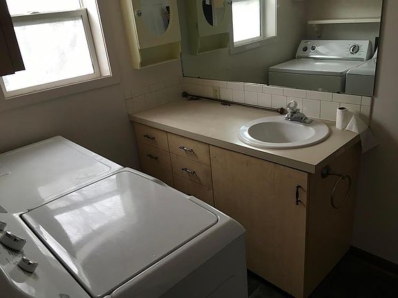 Bathroom with Washer and Dryer