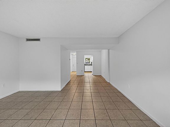 5th image of 809 W Oakland Park Boulevard #J5