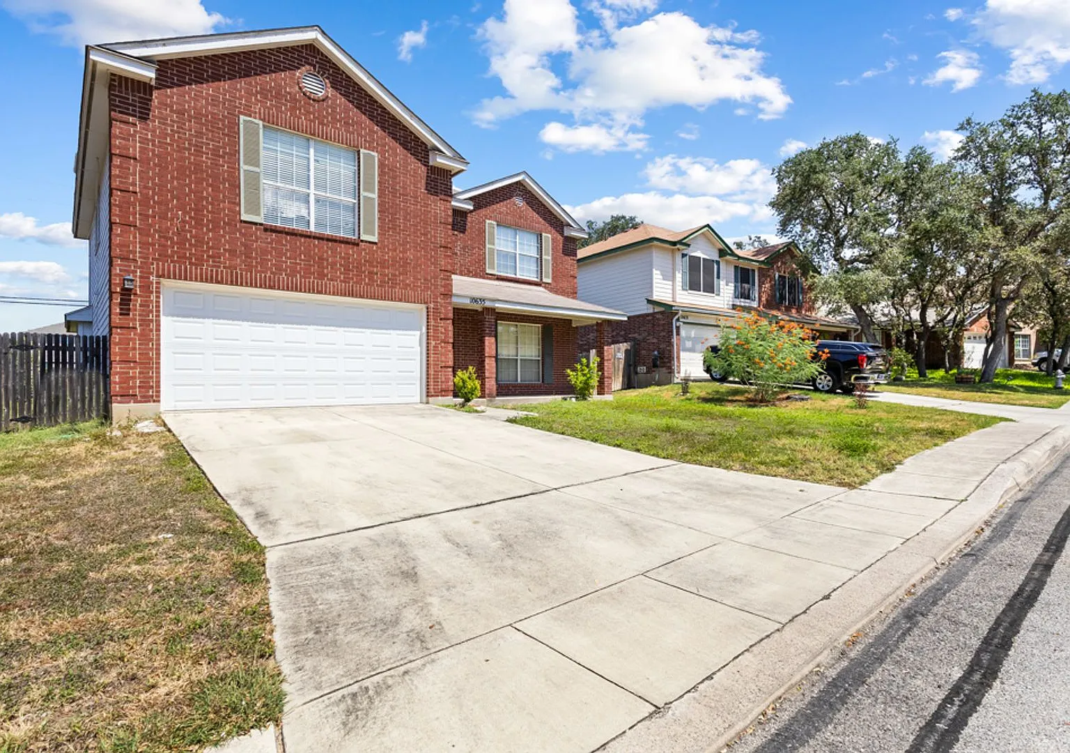 3 Bedroom 2.5 Bathrooms located in Spring Vistas Subdivision — Photo 3