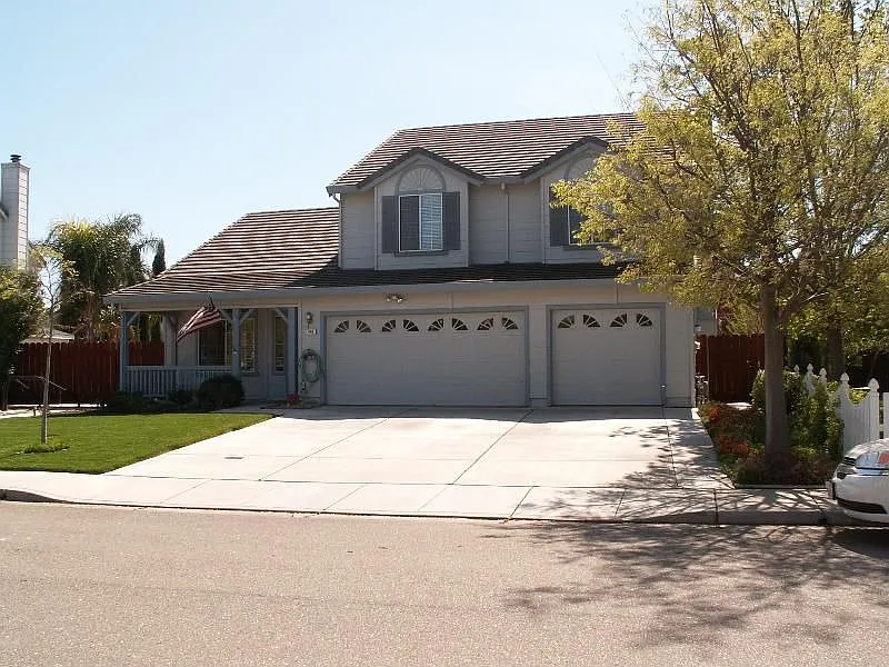 688 Bellmeade Way photo 1