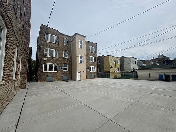 2nd image of 4844 N Sawyer Ave #2A