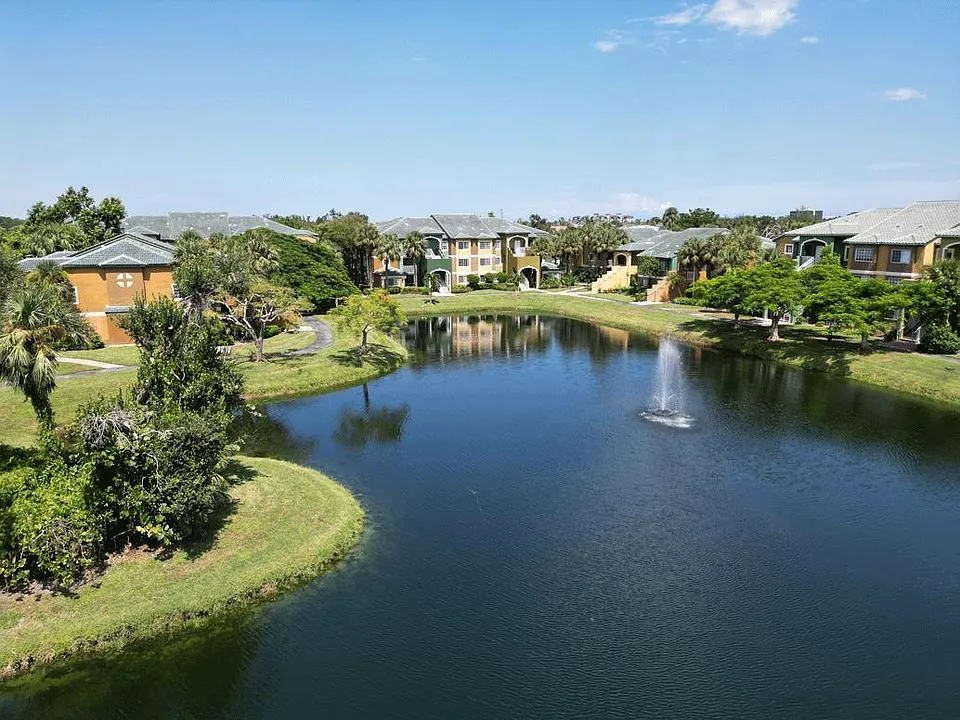 Sanctuary Cove Apartments