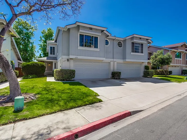 3174 E Fox Run Way — Photo 1