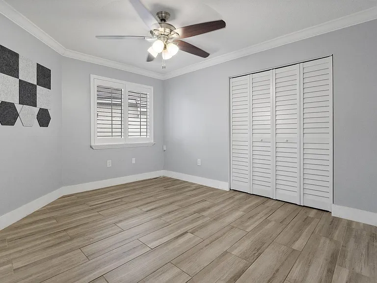 15037 Brighton Ln — Photo 18
