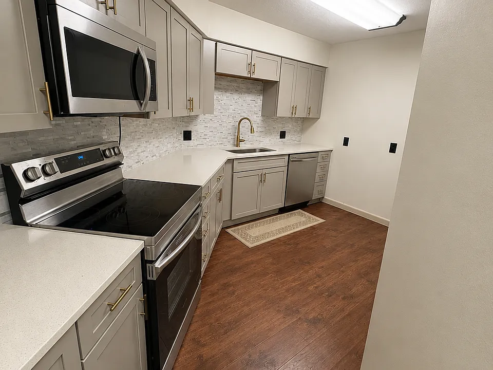 2135 NE 45th Ave