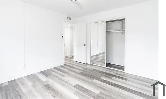 2016 Miami Rd #B — Photo 8