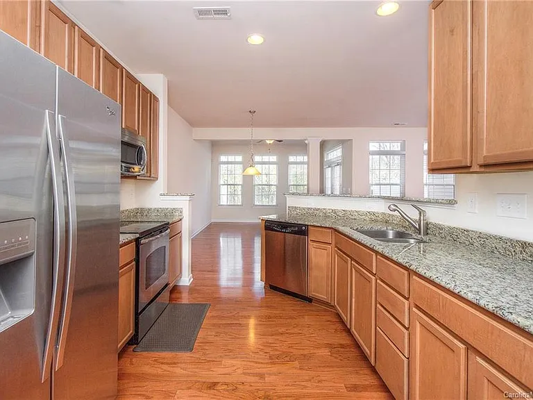 9722 Springholm Dr — Photo 6