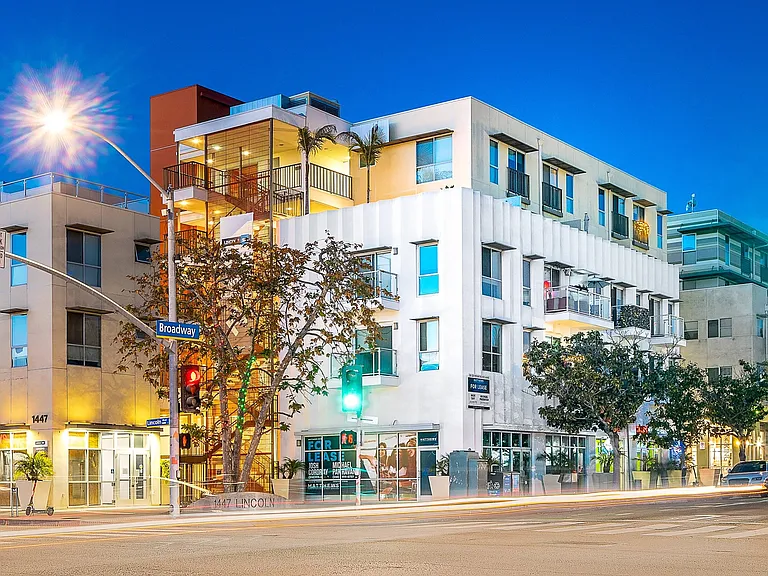 Lincoln SM _ Apartments in Santa Monica, CA-35