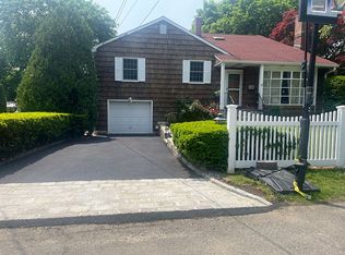 1309 Birch Hill Ln, Mamaroneck, NY 10543