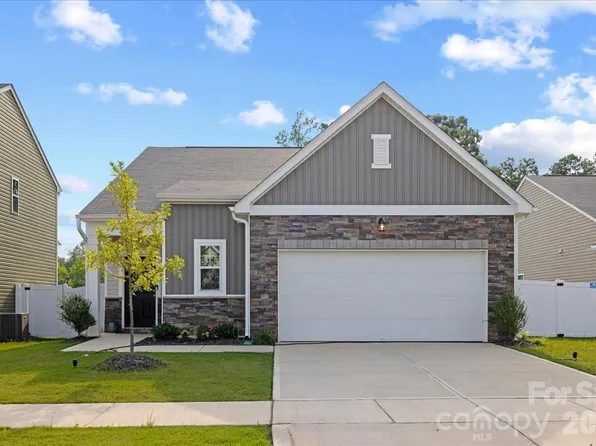144 Babbling Brook Dr, Clayton, NC 27520
