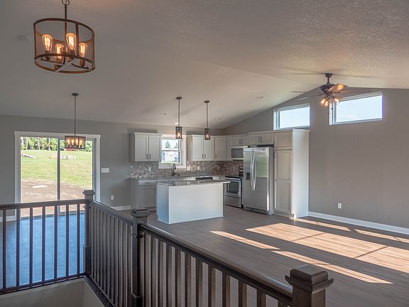 5th image of 124 Oak Ct