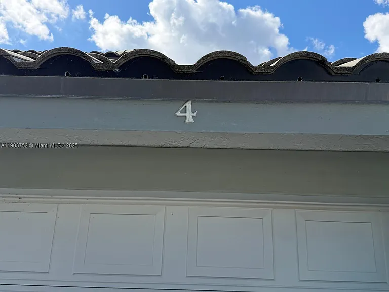11690 Briarwood Cir #4 — Photo 2