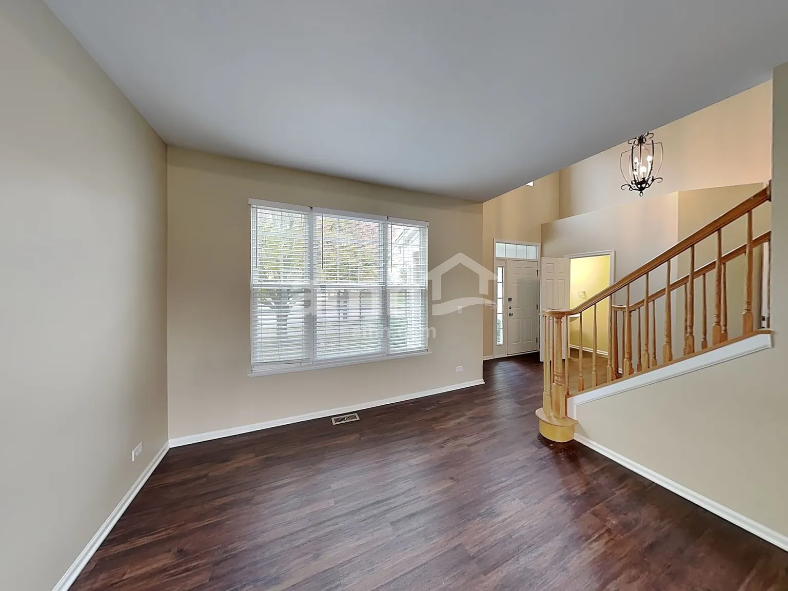 4 bed, 2.5 bath, 2250 sqft, $3,100 — Photo 4