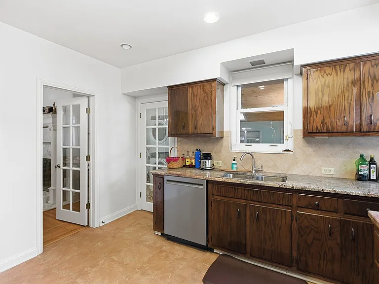 1524 Murray Ave — Photo 10