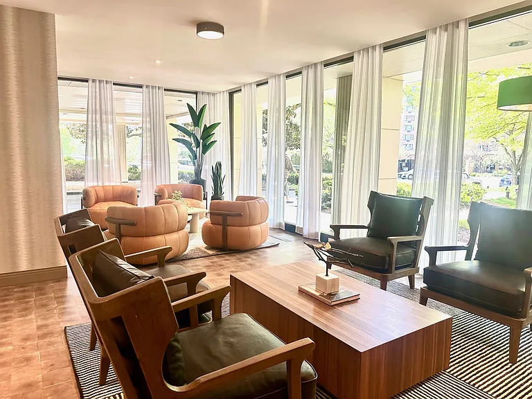 Calvert House Apartments — Photo 10