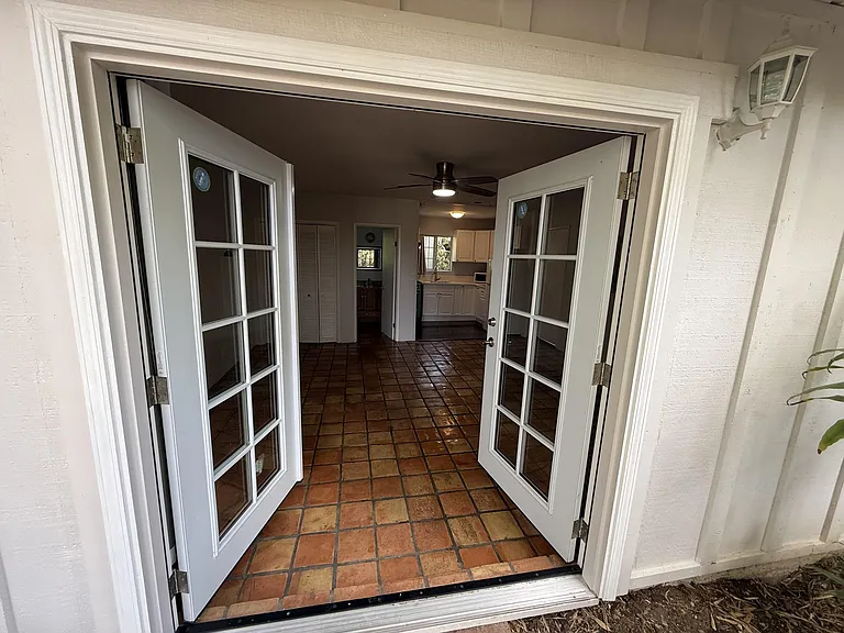 9303 Crest Dr — Photo 16