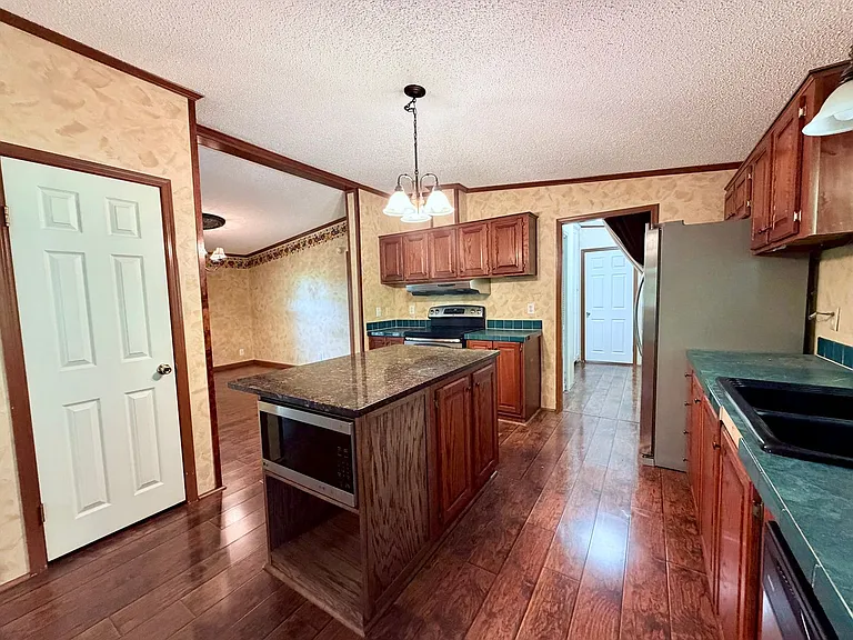 3081 Highway 81 S — Photo 12