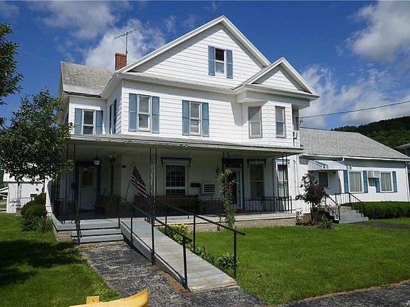 2nd image of 931 Maple St