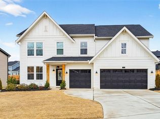 709 Michigan Cir, Hoschton, GA 30548