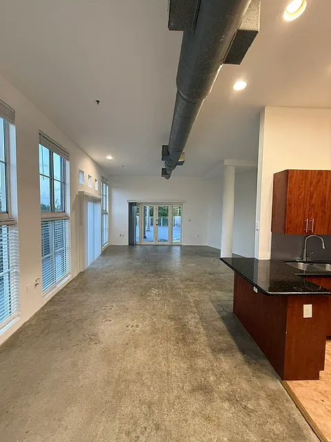 1 bed, 860 sqft, $2,900 — Photo 3