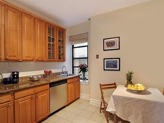 5th image of 255 Eastern Pkwy APT D11