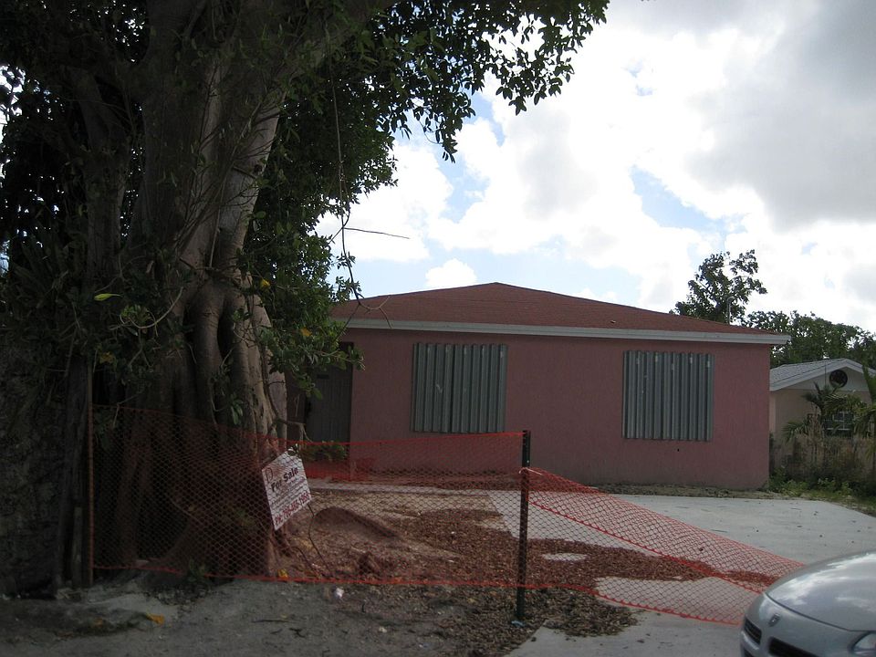 30 NW 61 ST