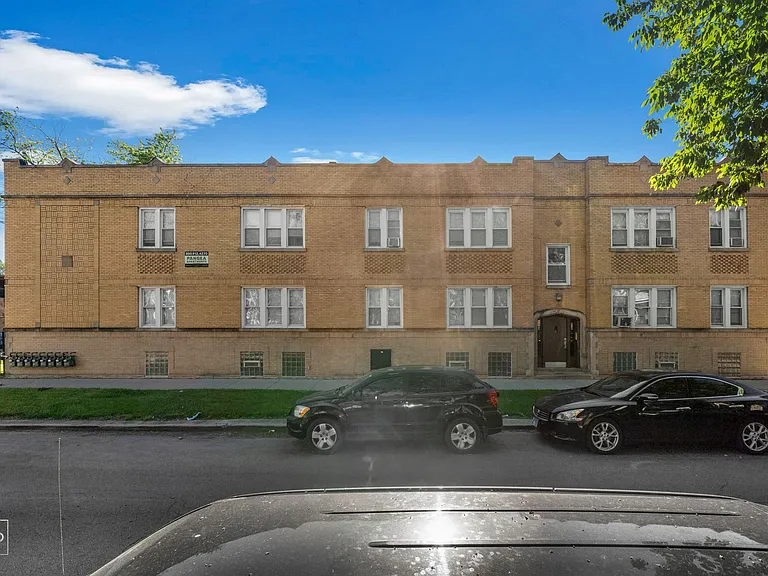 5800 W Iowa — Photo 7