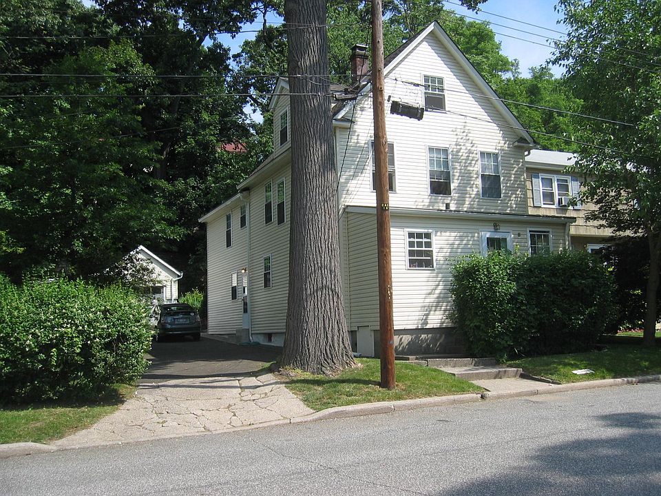 1st image of 8 Baldwin Ave Back B