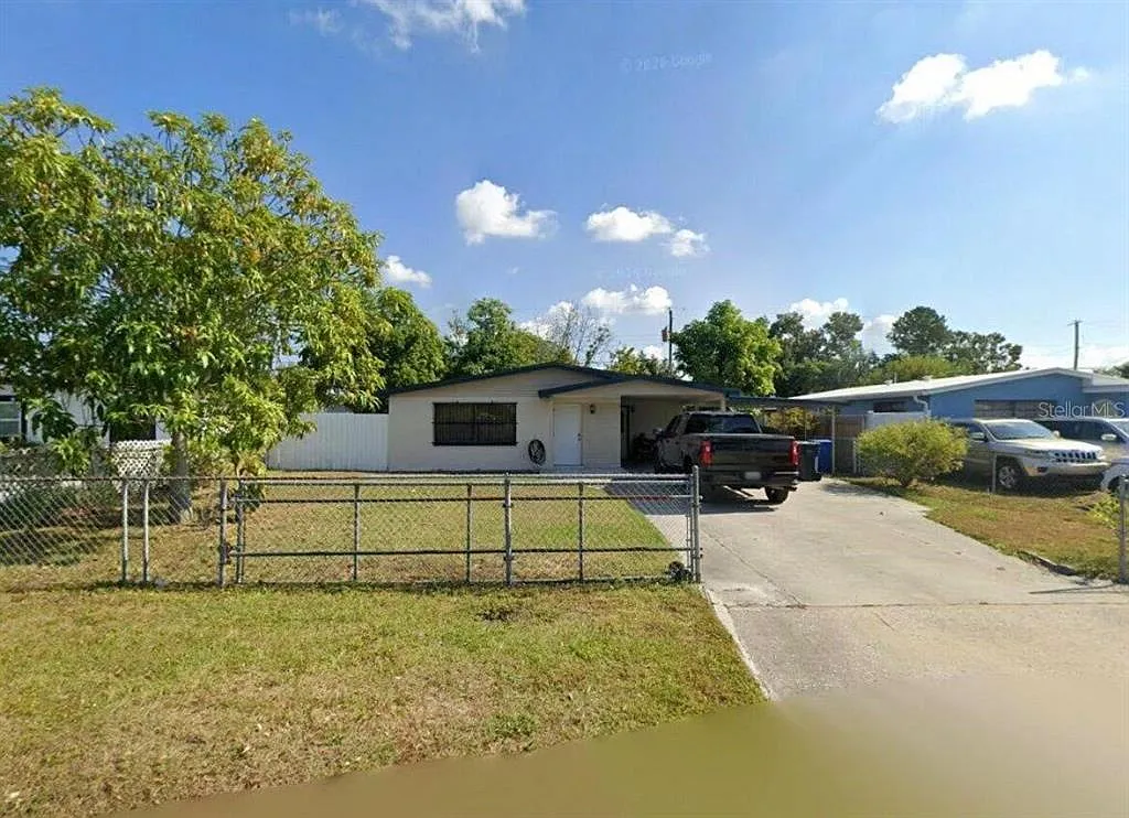 3 bed, 2.0 bath, 1648 sqft, $2,495 — Photo 3