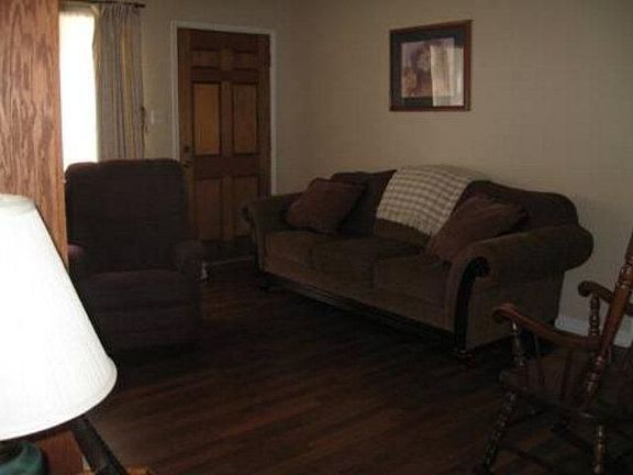 2nd image of 1300 Burk Pl