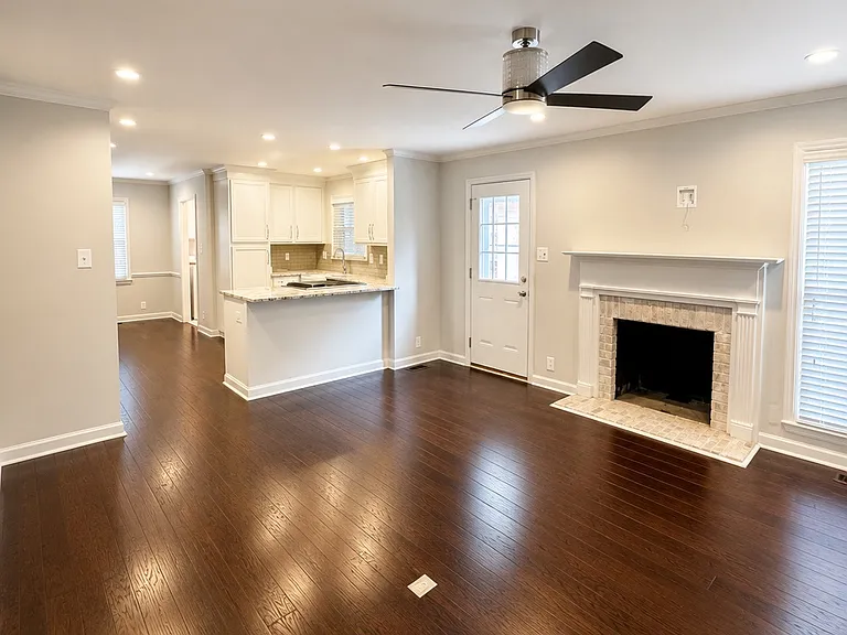 2134 Clinchfield Dr — Photo 6