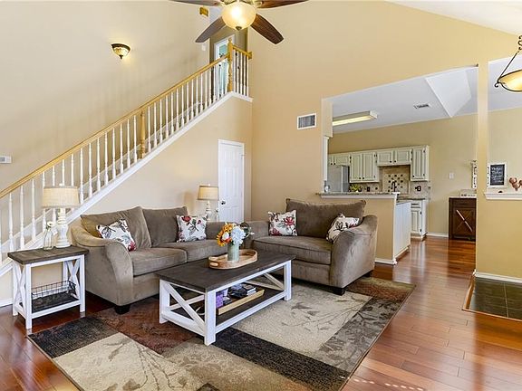 5th image of 2112 Chapman Dr