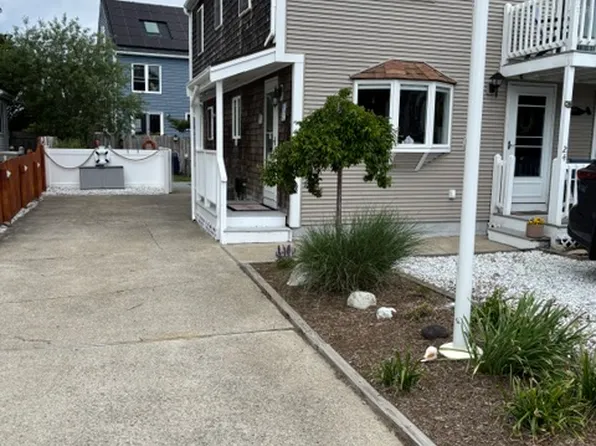 24 Pine Point Rd, Duxbury, MA 02332