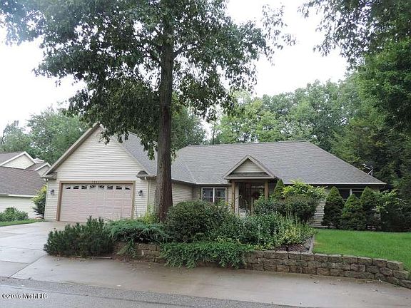 2nd image of 3051 Pleasantwood Dr